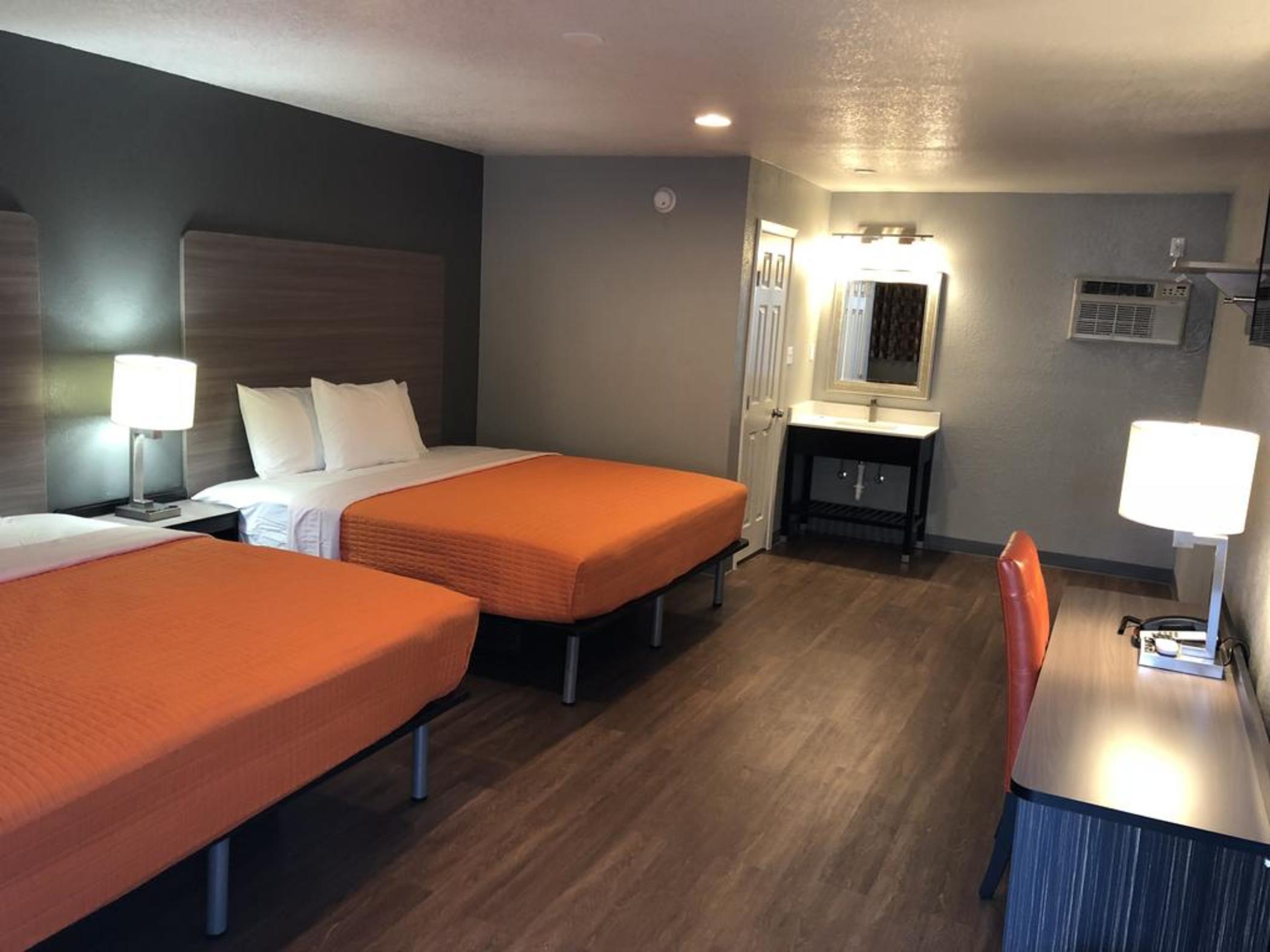 Super 8 By Wyndham Sonora Motel Exterior photo